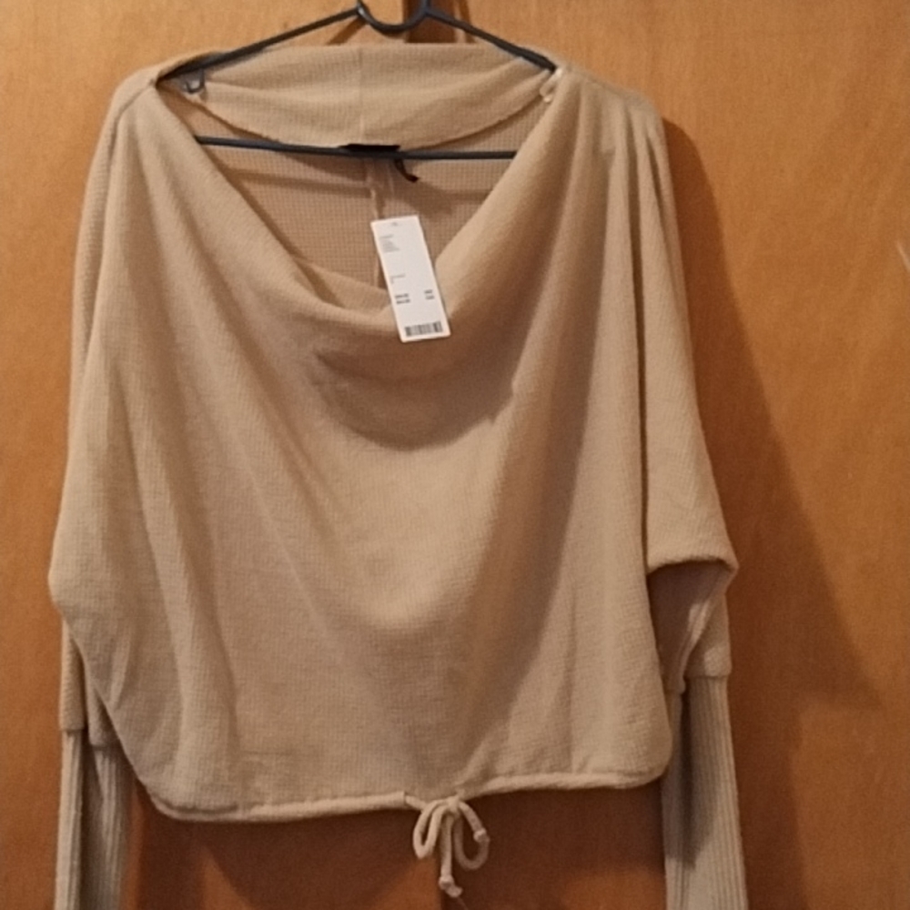 💜NWT "Out from Under" Beautiful Ivory women sweater - Picture 3 of 7